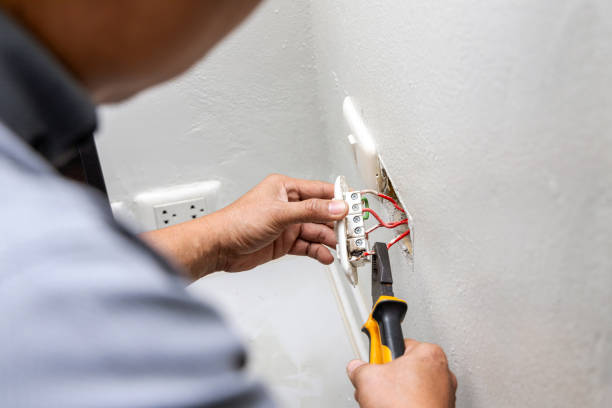 Best Commercial Electrician Services  in Clearlake Oaks, CA